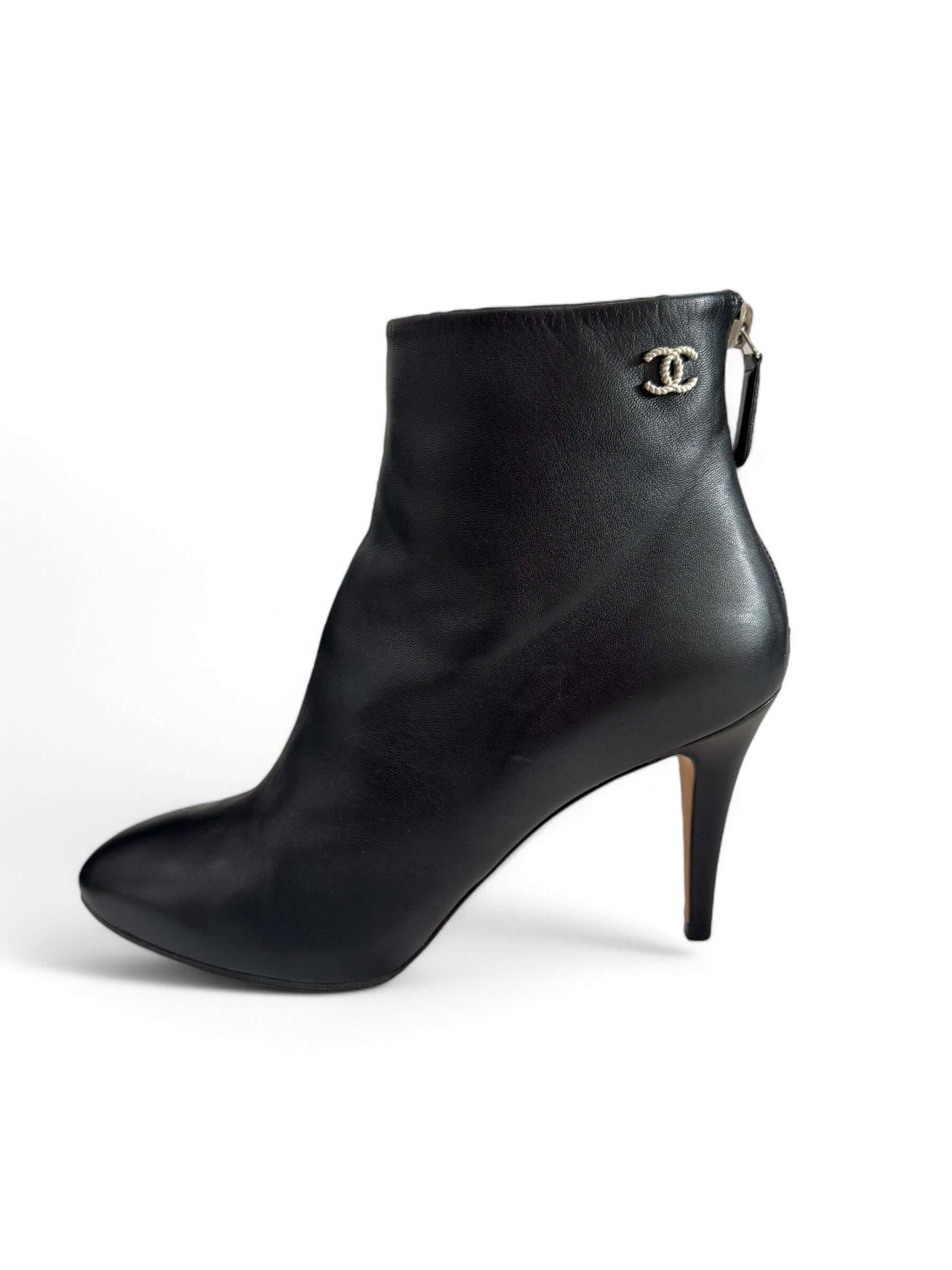 Chanel : Escarpins T.38,5
