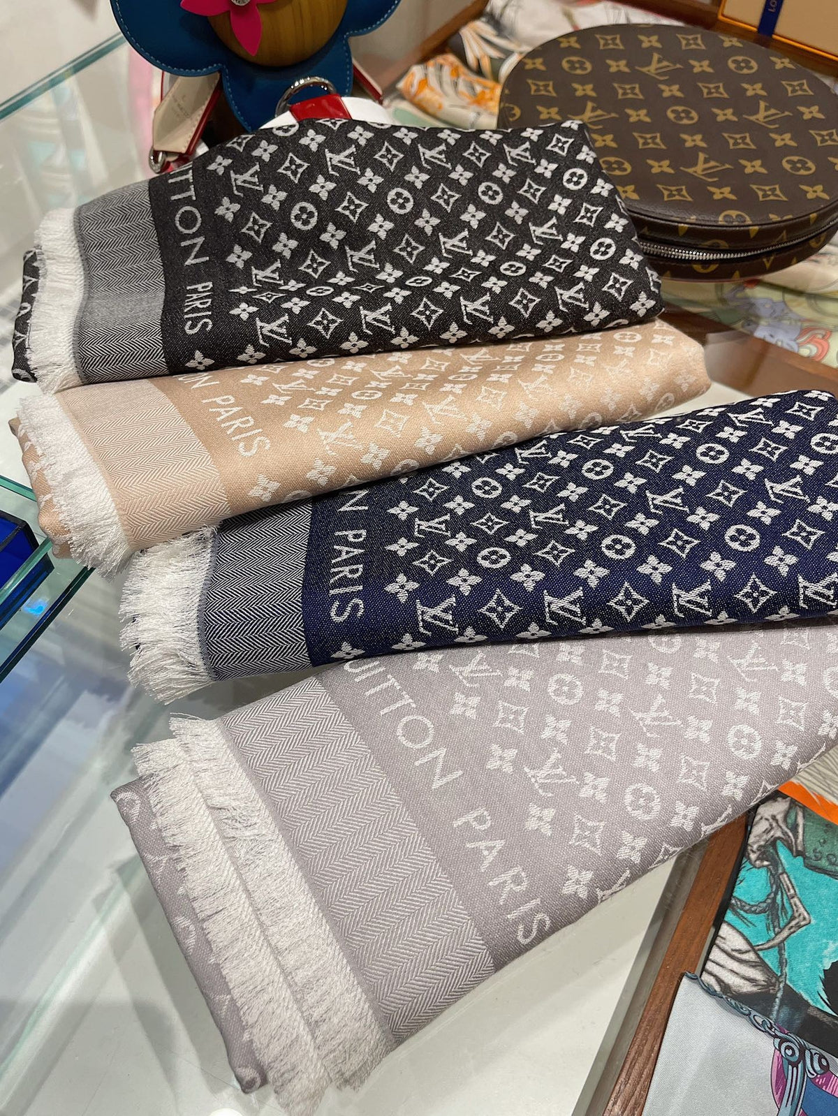 CLTH247  MONOGRAM Scarf