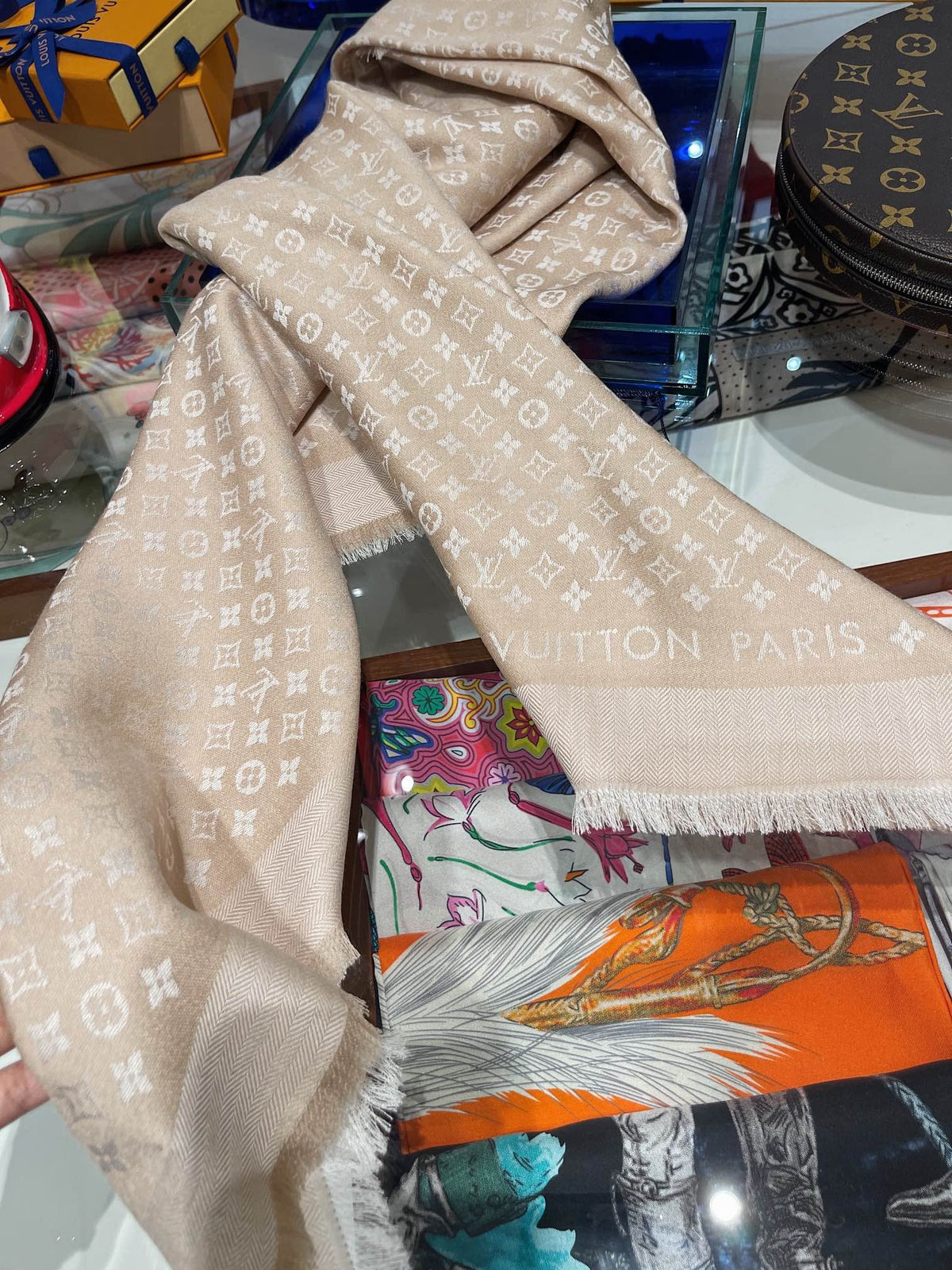 CLTH247  MONOGRAM Scarf