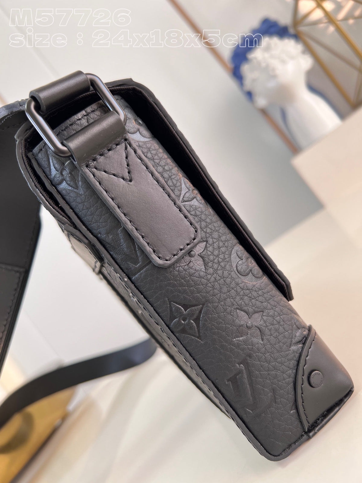 MBG060 Trunk Messenger / HIGHEST QUALITY VERSION / 9.4 x 7.1 x 2.2 inches