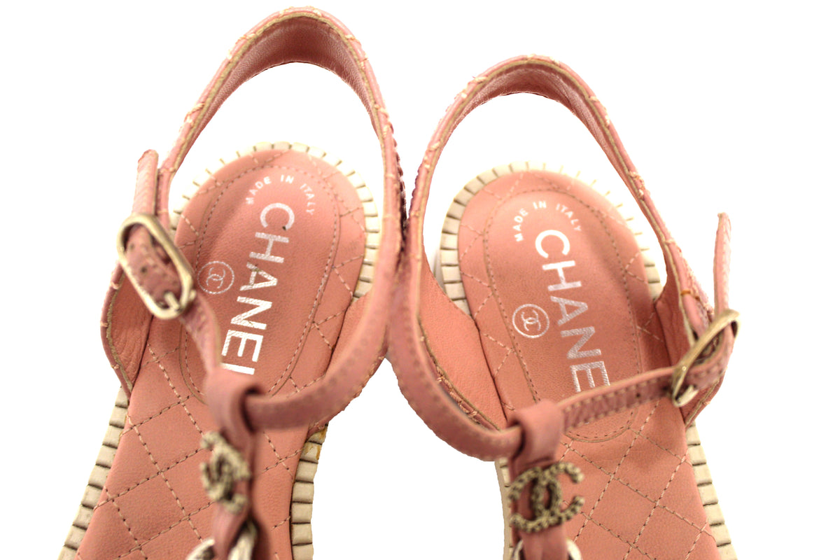 Chanel Pink Quilted Leather Chain Link Thong Flat Sandals Size