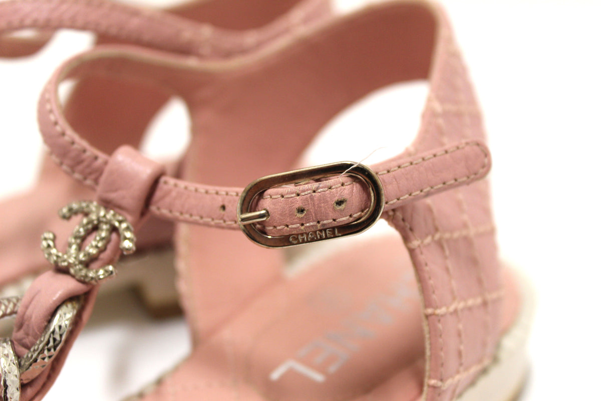Chanel Pink Quilted Leather Chain Link Thong Flat Sandals Size