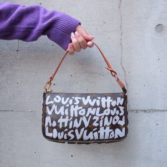Louis Vuitton Monogram Graffiti Pochette Accessoires Pouch M92192