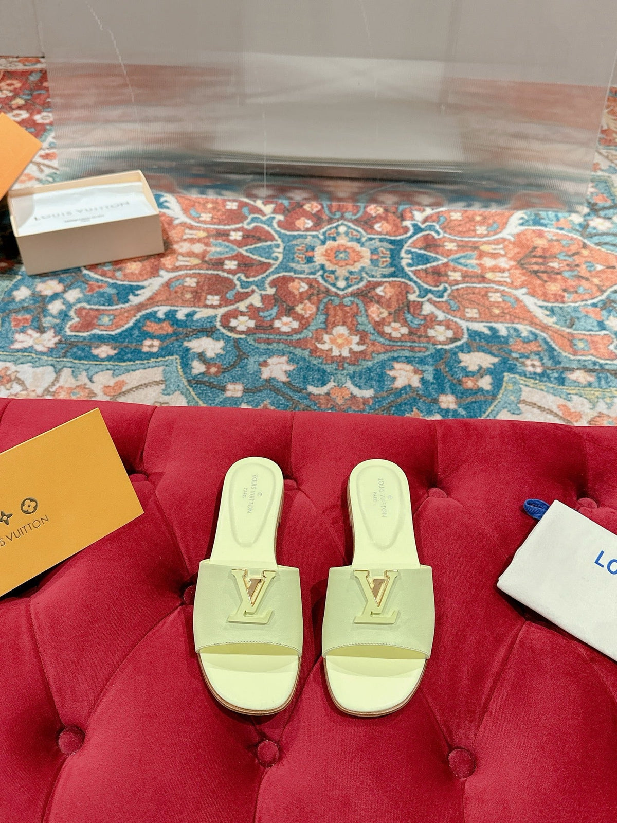 SE1424 LB Capri Flat Mule / Size5-10