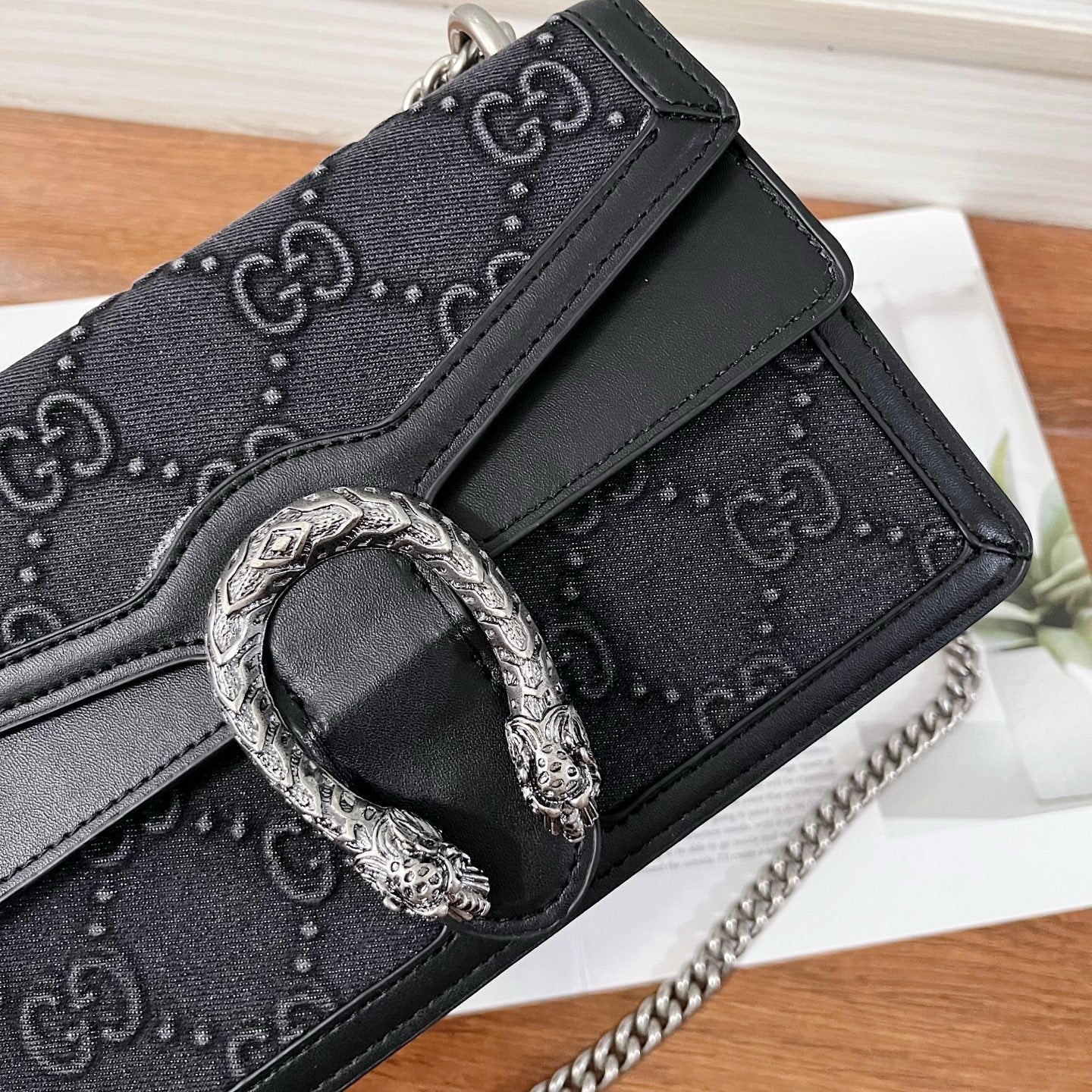 GC709 Dionysus Small Shoulder Bag / 11"W x 6.2"H x 4"D