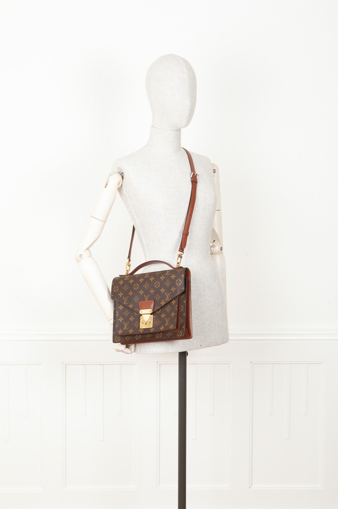 LOUIS VUITTON Monceau MNG