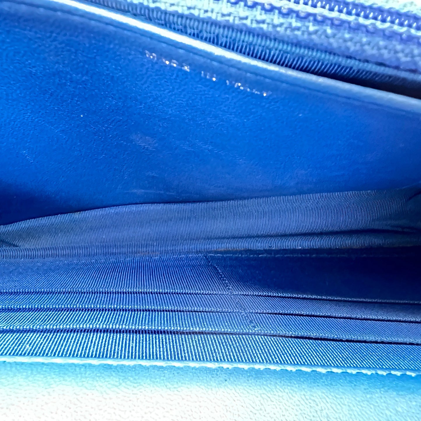 Classic Chevron Blue Wallet on Chain in Lambskin, Silver hardware