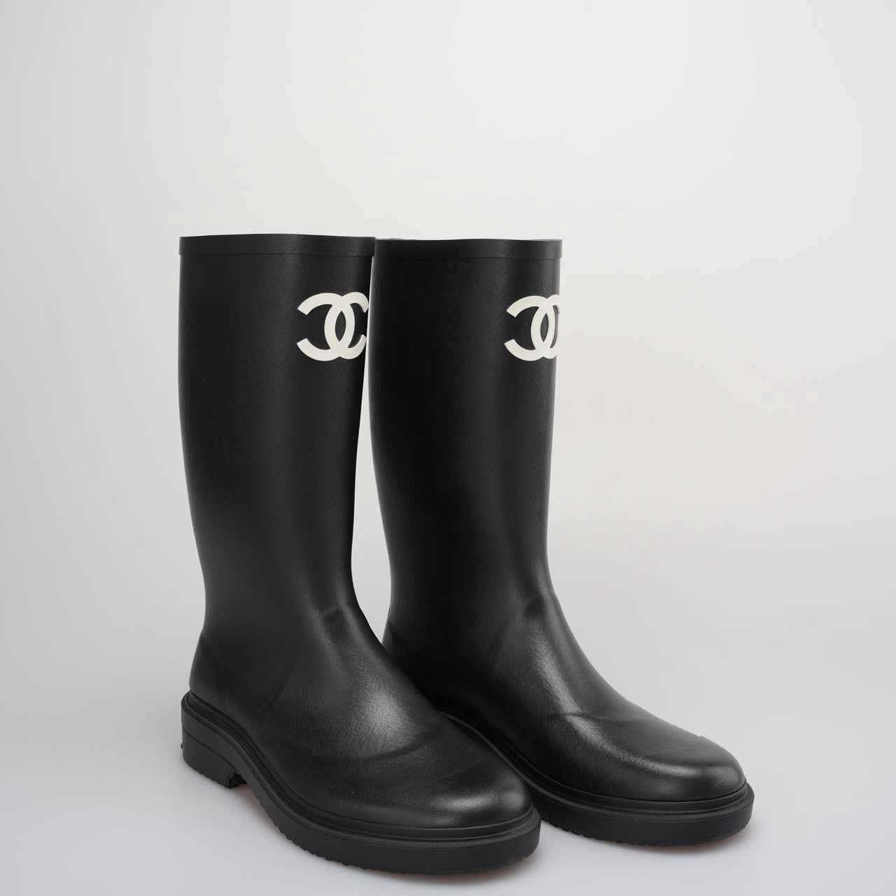 Chanel Classic Rain Boots In Black and White With CC Logo Size 39