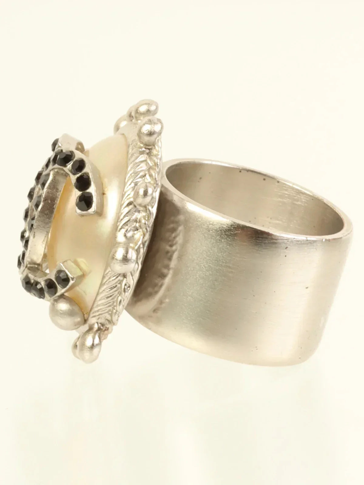 CHANEL 2002 Made Rhinestone Cc Mark Pearl Ring Silver