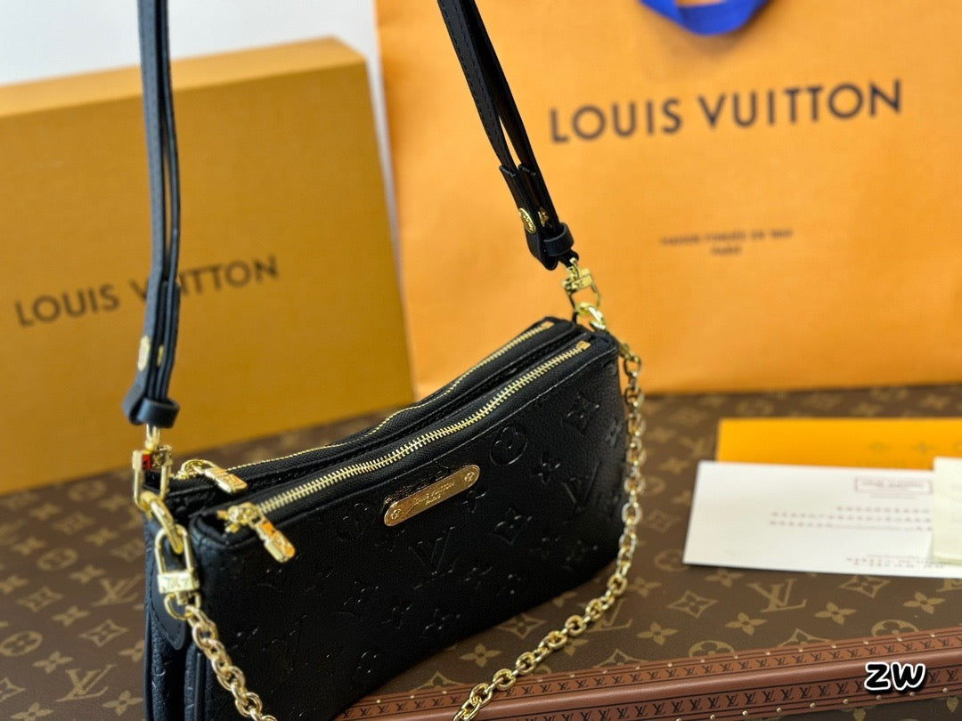 LB1051 Liv Pochette / 9.6 x 5.3 x 2.6 inches