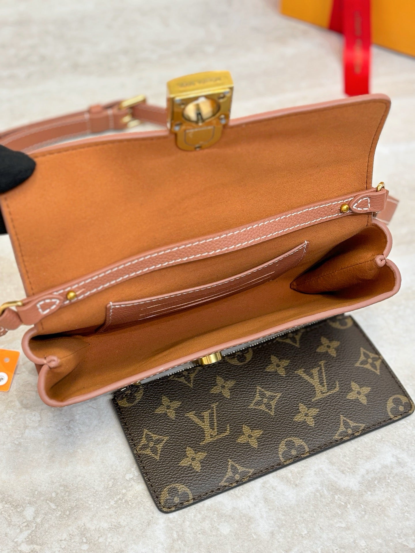 LB1222 Wallet On Chain Low Key / 8.7 x 5.1 x 1.4 inches / HIGHEST QUALITY VERSION
