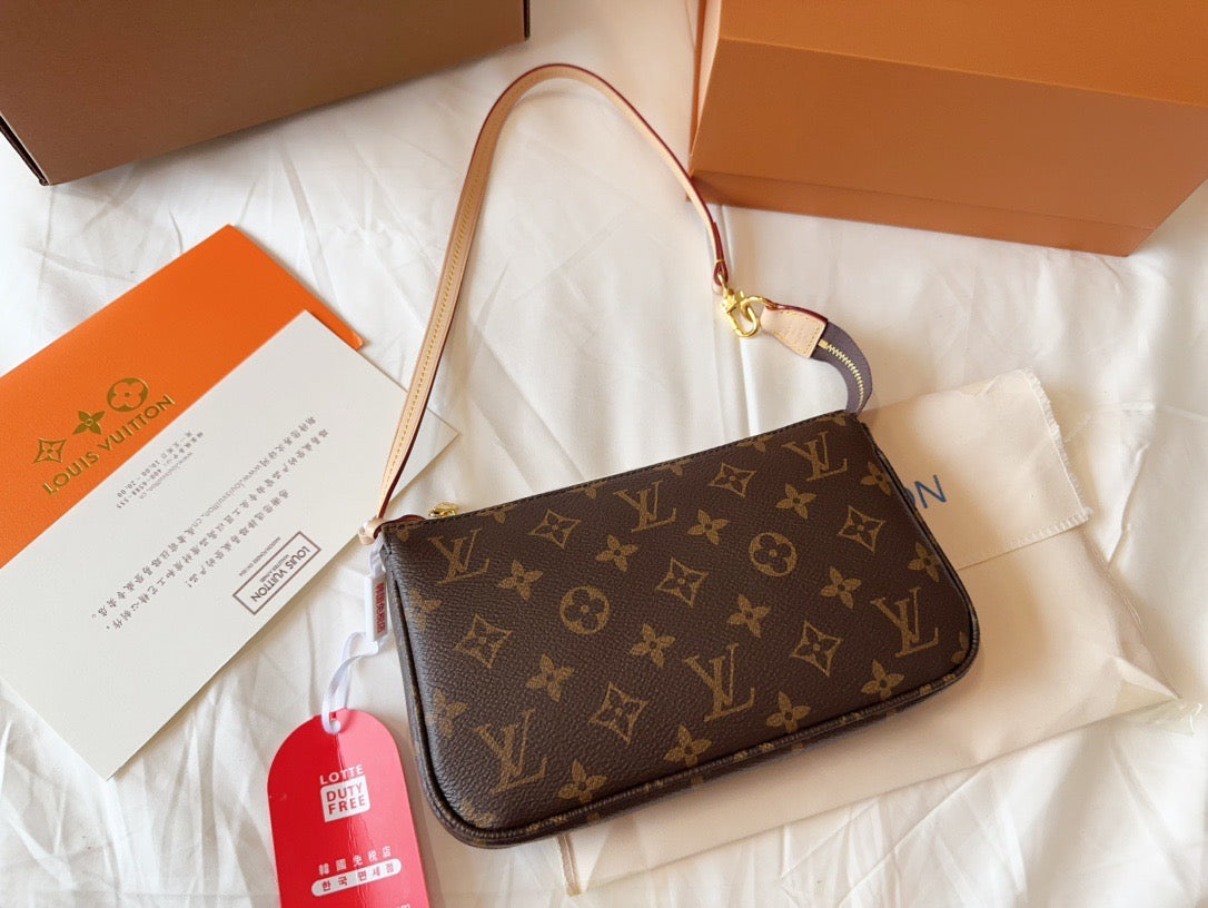 LB870 Pochette Accessoires / 9.3 x 5.3 x 1.6 inches