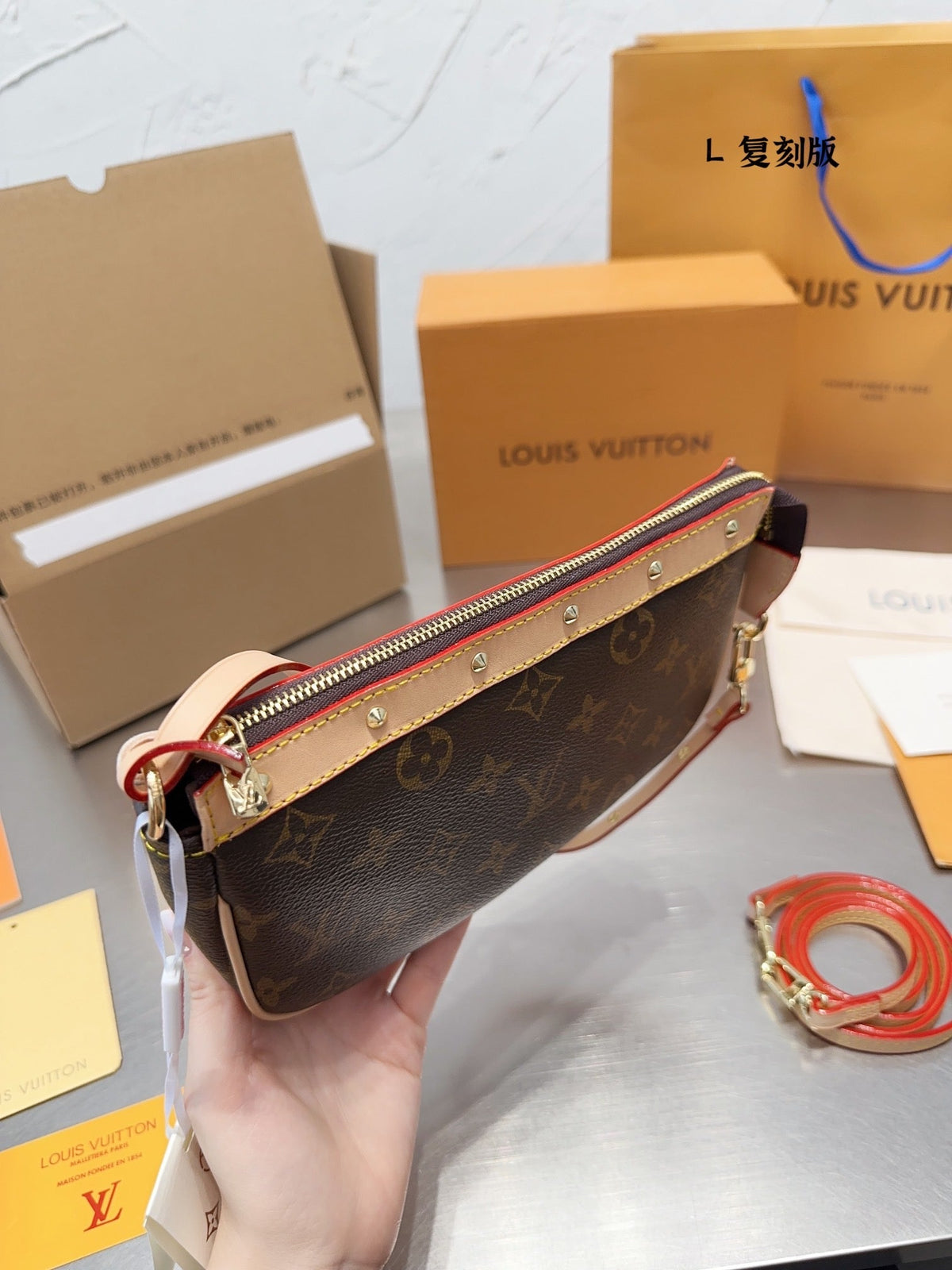 LB871 Pochette Accessoires / 8.3x5.1x1.6inch