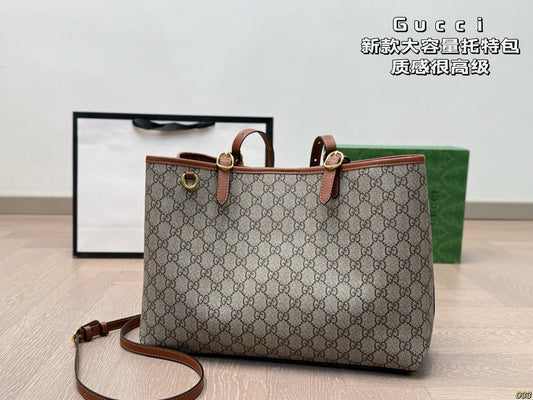 GC711 GG Emblem Large Tote Bag / 14.1x10.2x5.9inch