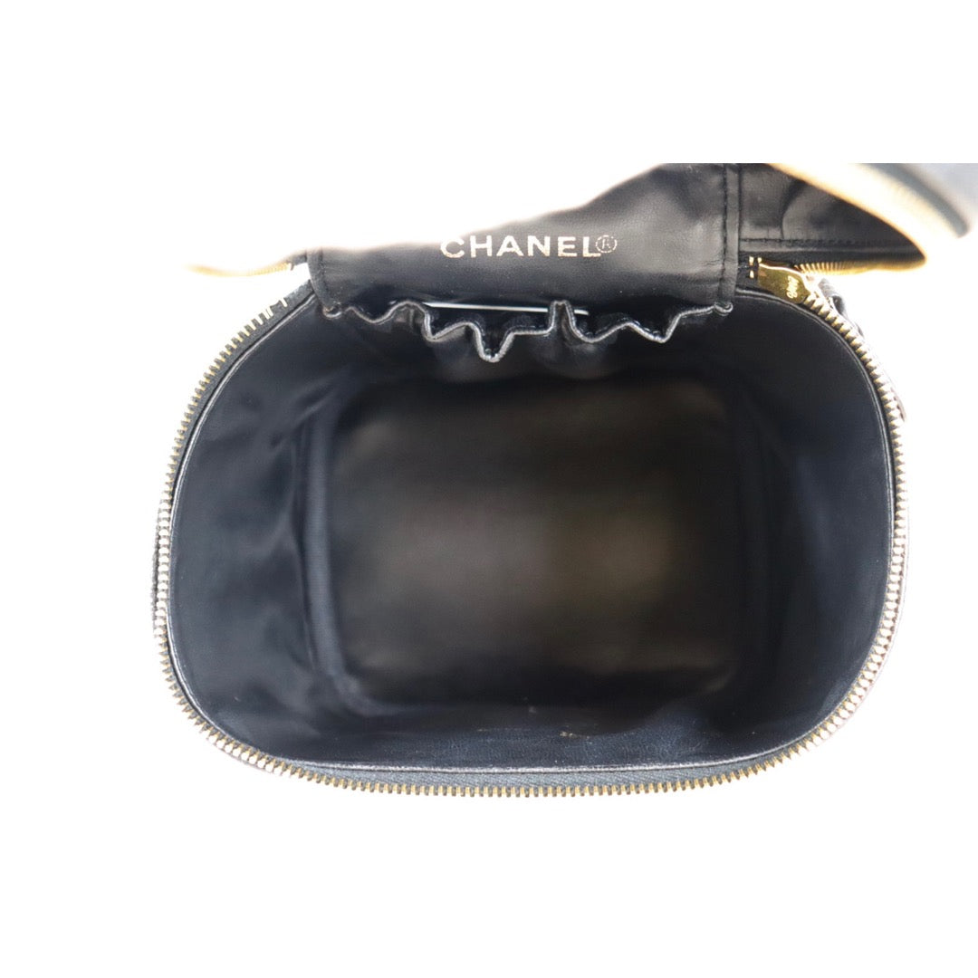 Rank A ｜ CHANEL Caviar Skin Vanity Handbag ｜091901