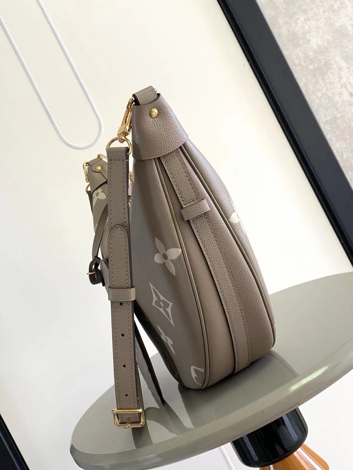 LB904 Loop Hobo / HIGHEST QUALITY VERSION / 15 x 10.2 x 3.9 inches