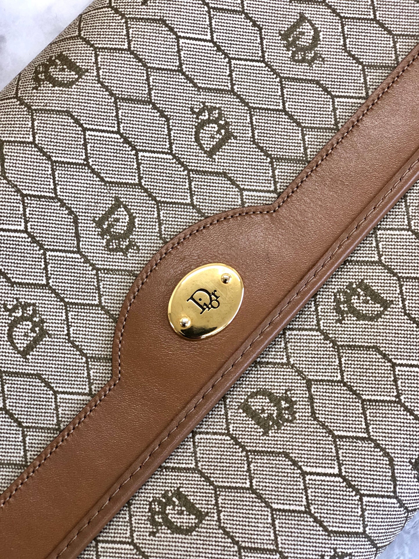 Christian Dior Logo Honeycomb Pattern Chain Crossbody Shoulderbag Beige Vintage Old ga84w7