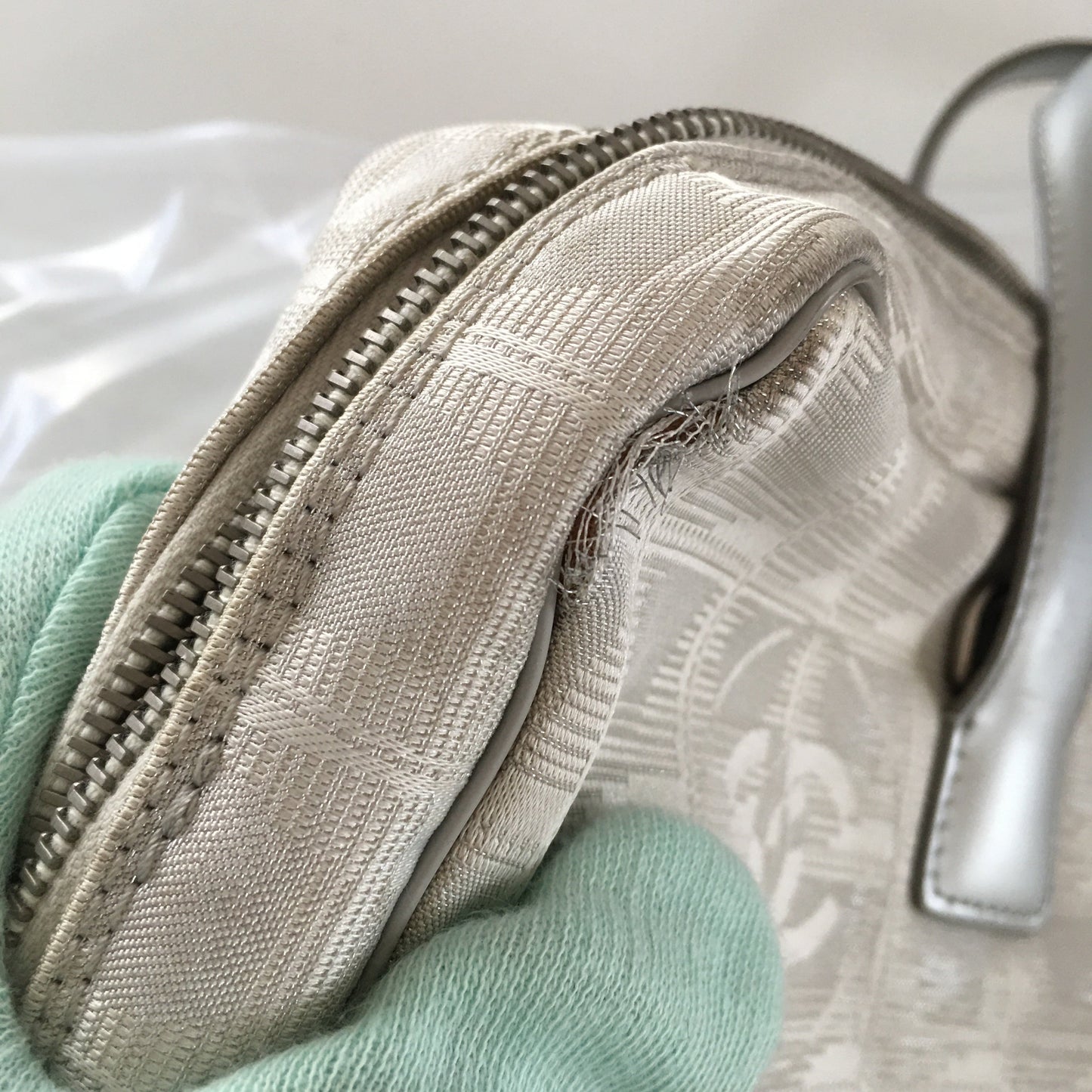 CHANEL Shoulder Bag in Metallic Fabric
