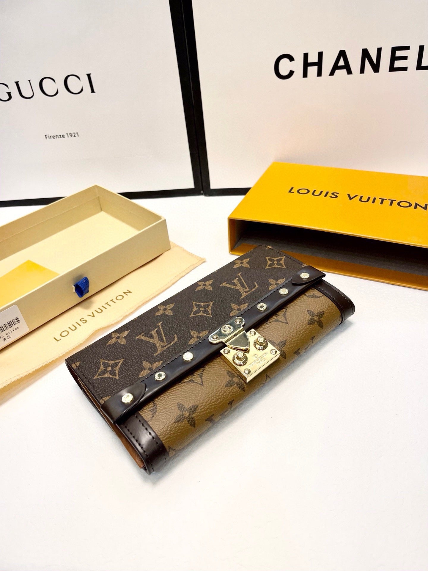 LB995 Long Wallet / 8.2 x 4.3 x 0.8 inches