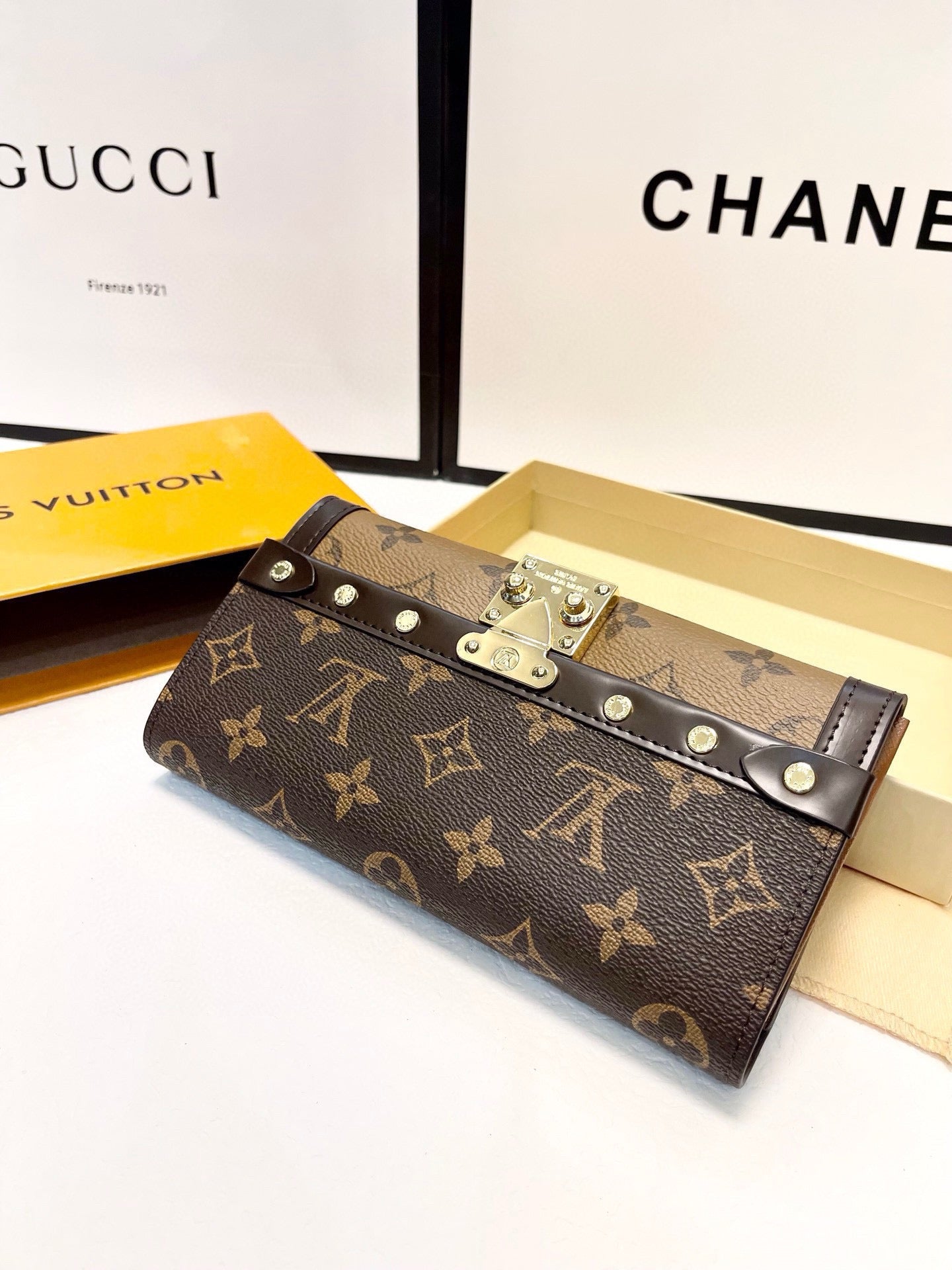 LB995 Long Wallet / 8.2 x 4.3 x 0.8 inches