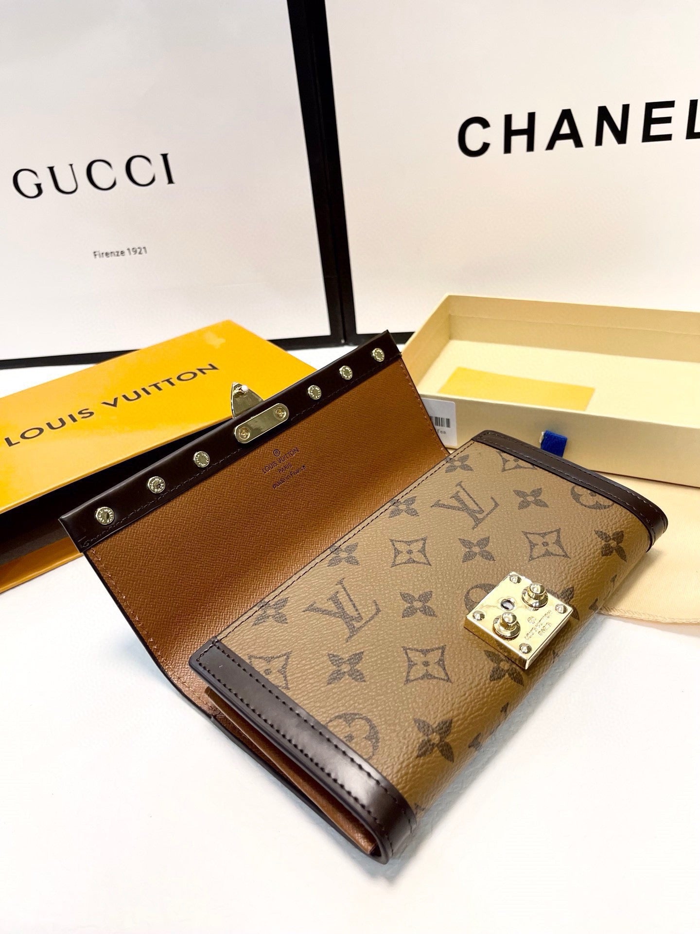 LB995 Long Wallet / 8.2 x 4.3 x 0.8 inches