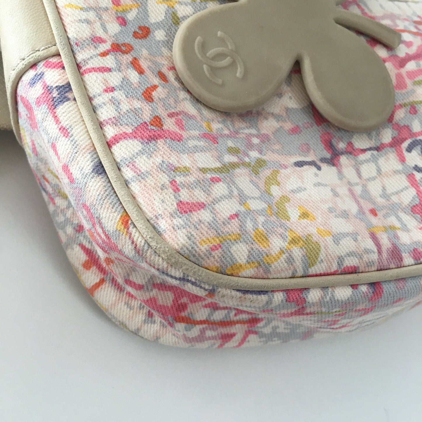 CHANEL Crossbody Bag in Multicolor Fabric