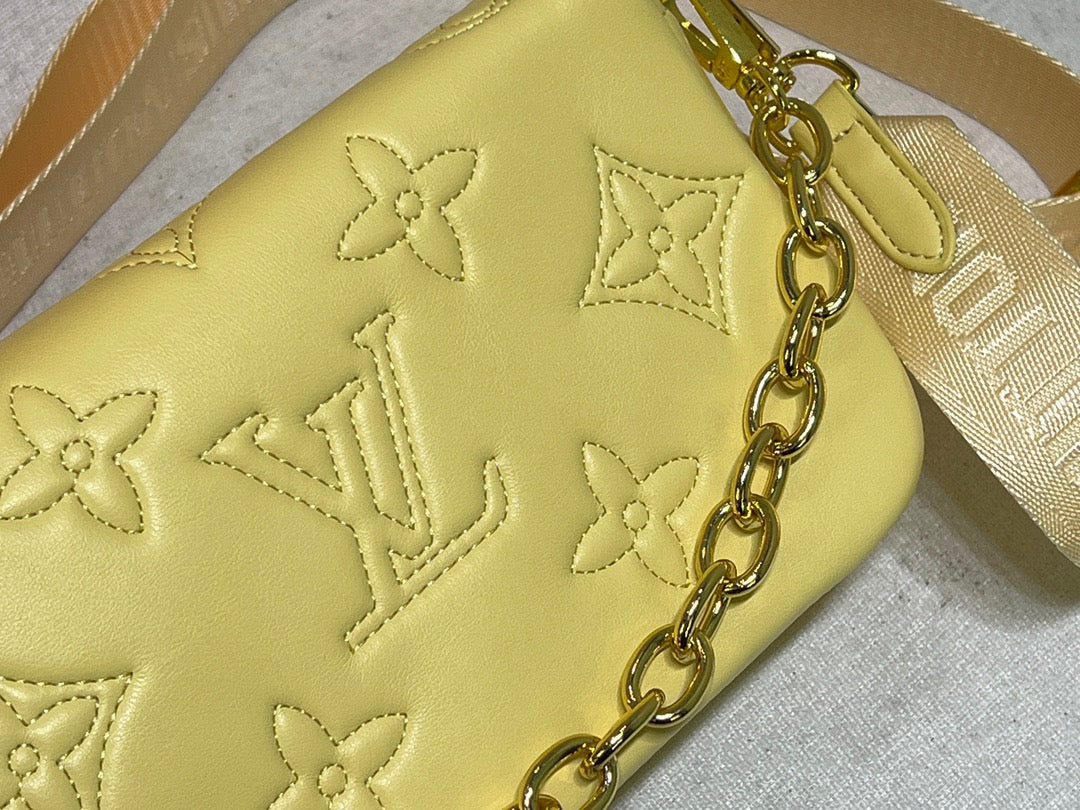 LB764 Wallet on Strap Bubblegram / 7.9 x 4.7 x 2.4 inches