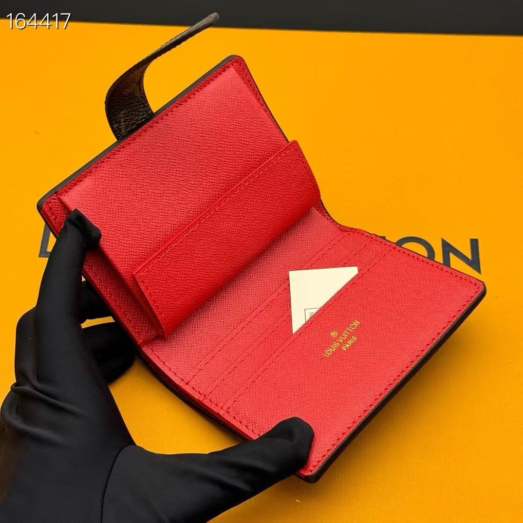 LB1230 Low Key Compact Wallet / 4.3 x 3.3 x 0.8 inches