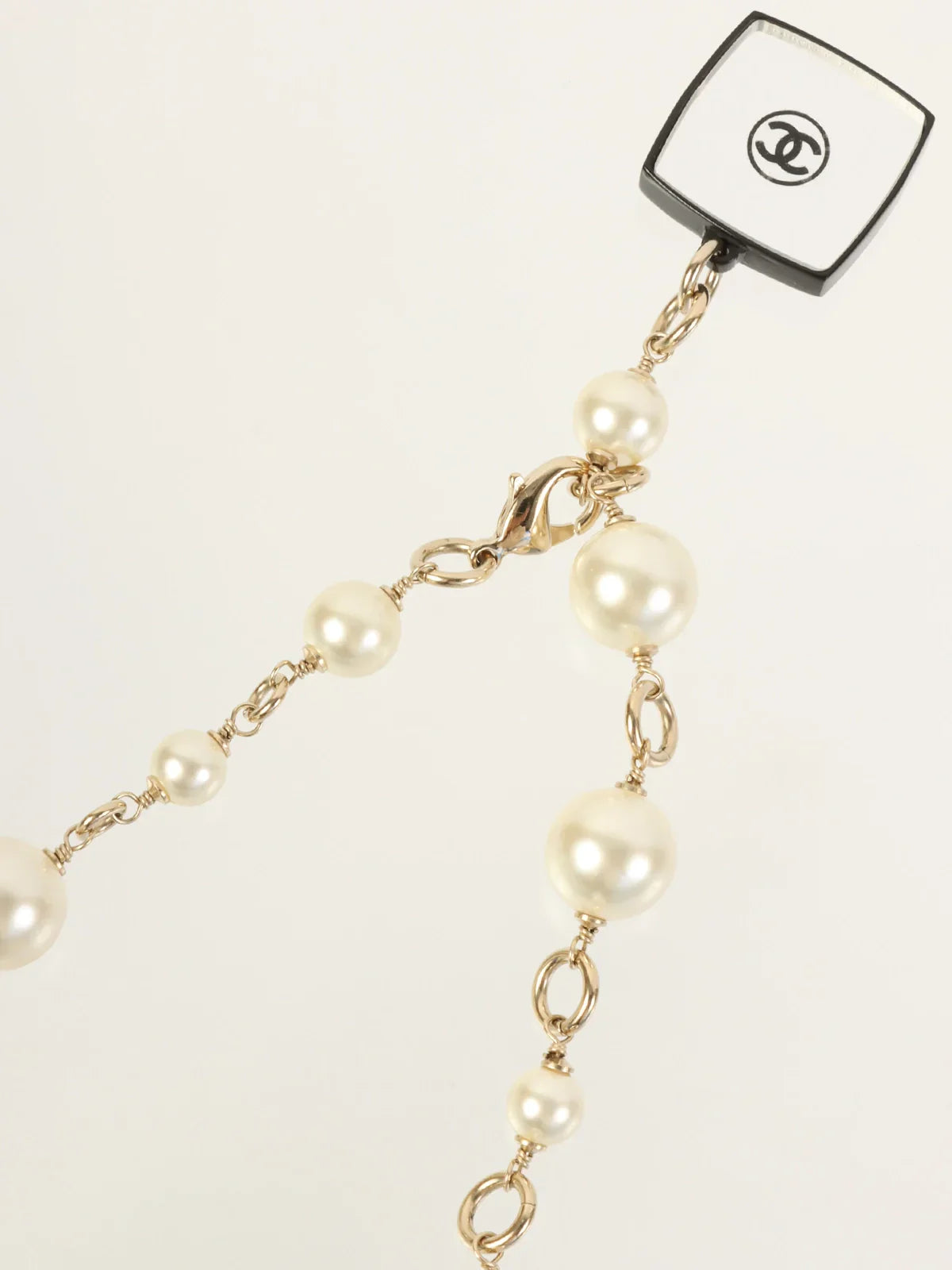 CHANEL Rouge Charm Pearl Long Necklace Gold/White/Multi