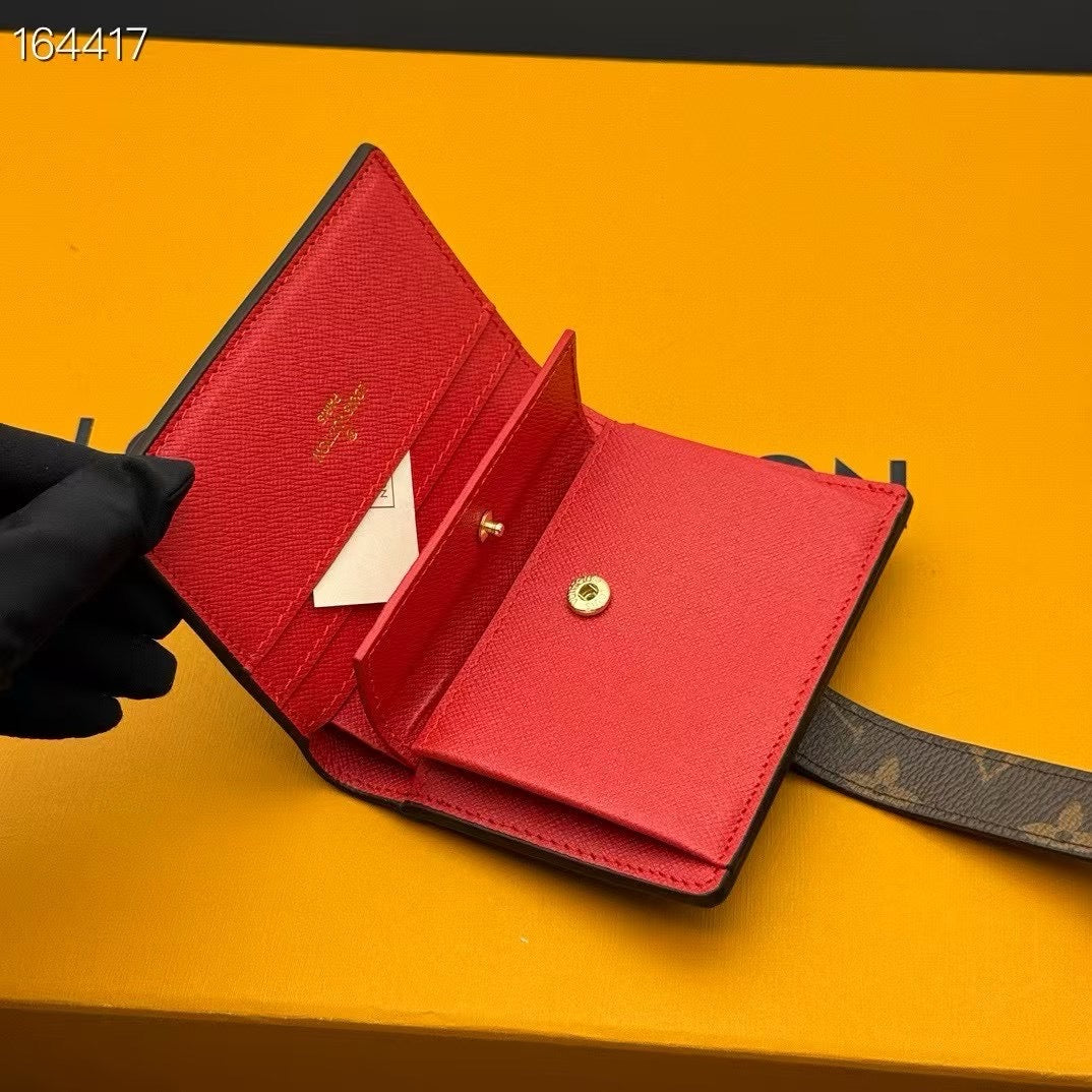 LB1232 Low Key Compact Wallet / 4.3 x 3.3 x 0.8 inches