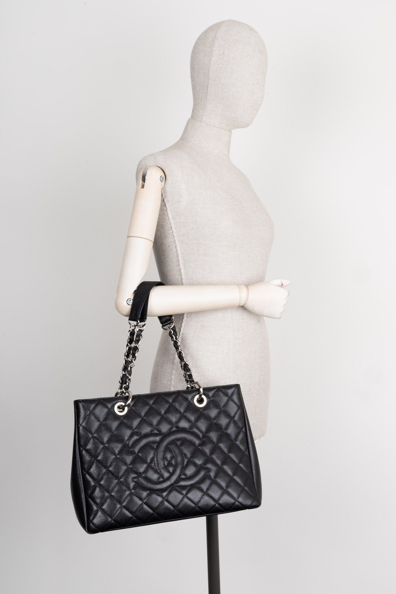 CHANEL GST Tote Bag Caviar Black