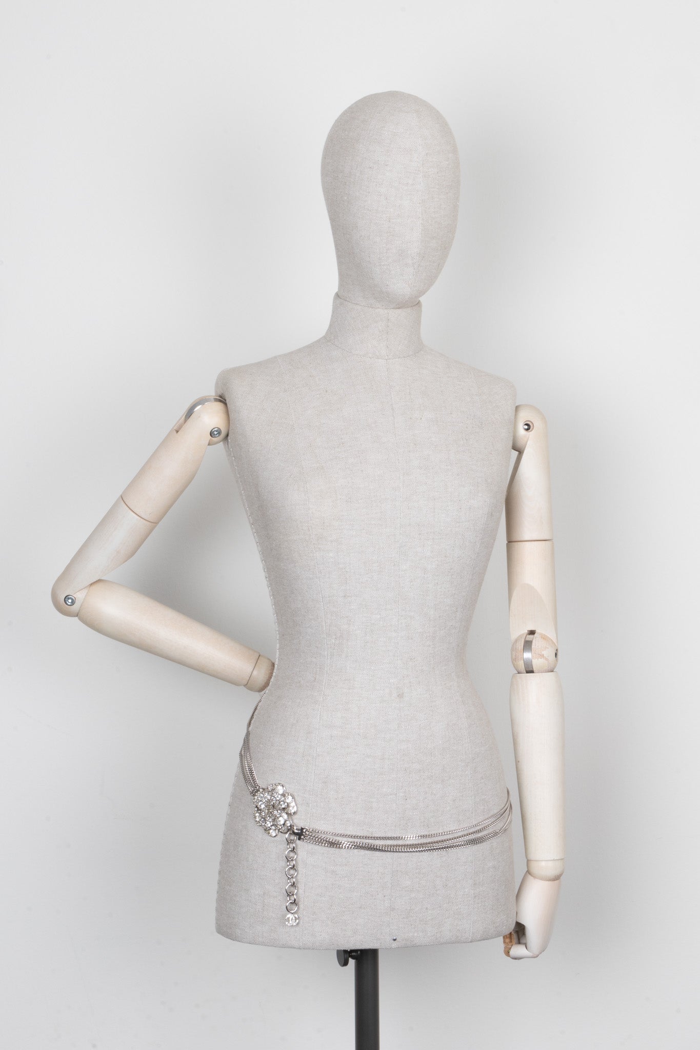CHANEL 2005 Camelia Crystal Belt Silver