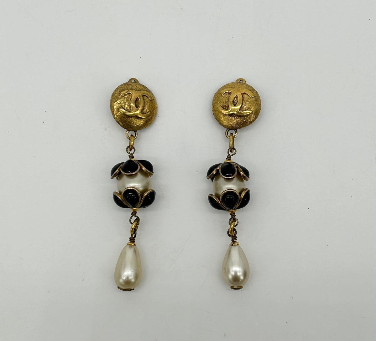 Top Quality Chanel Gold Enamel Pearl Teardrop Earrings
