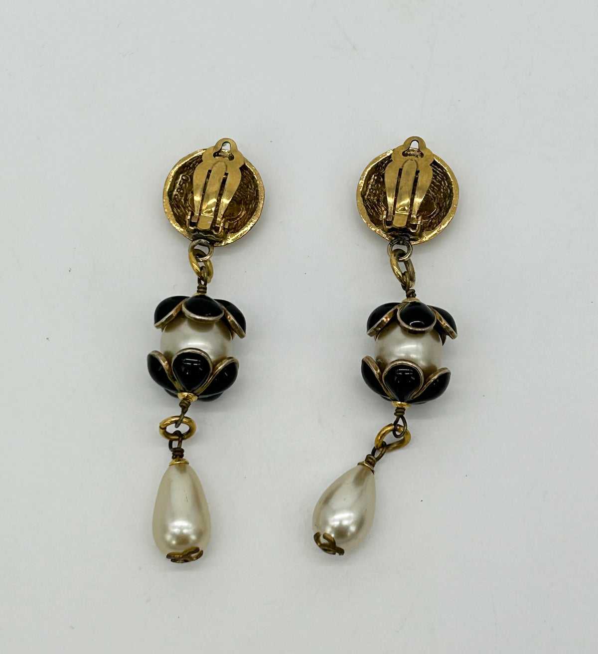 Top Quality Chanel Gold Enamel Pearl Teardrop Earrings