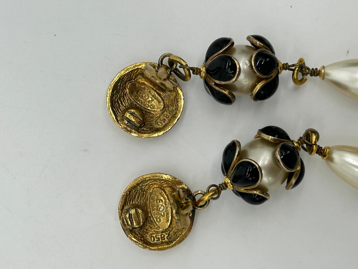 Top Quality Chanel Gold Enamel Pearl Teardrop Earrings