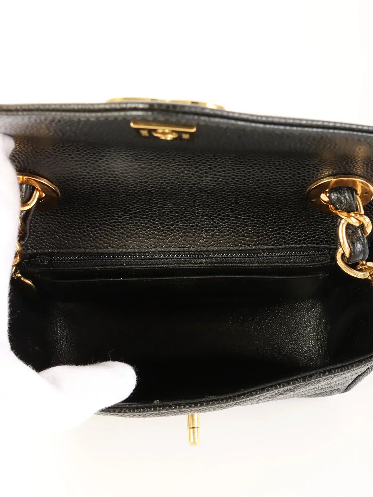 CHANEL Around 1995 Made Caviar Skin V Stitch Turn-Lock Chain Bag Black