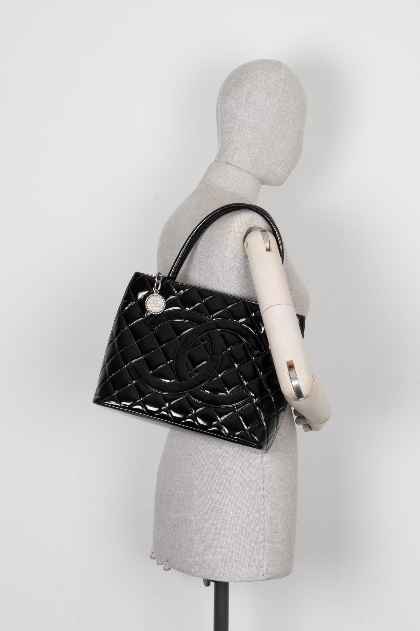 CHANEL Medaillon Tote Bag Patent Black