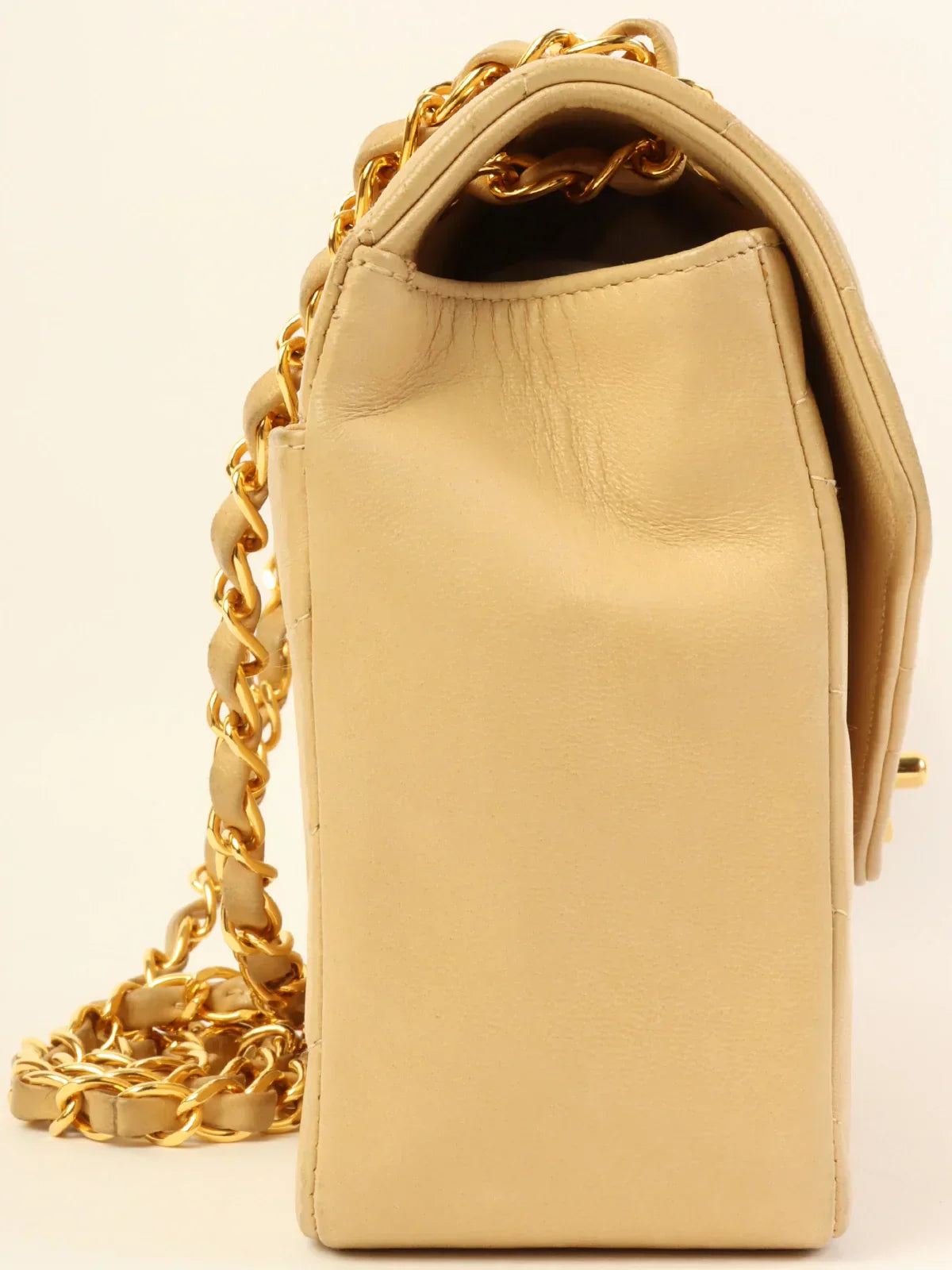 CHANEL Around 1995 Made Chevron Stitch V Flap Turn-Lock Chain Bag Beige
