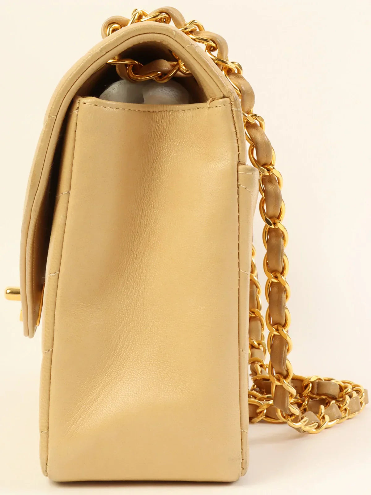 CHANEL Around 1995 Made Chevron Stitch V Flap Turn-Lock Chain Bag Beige