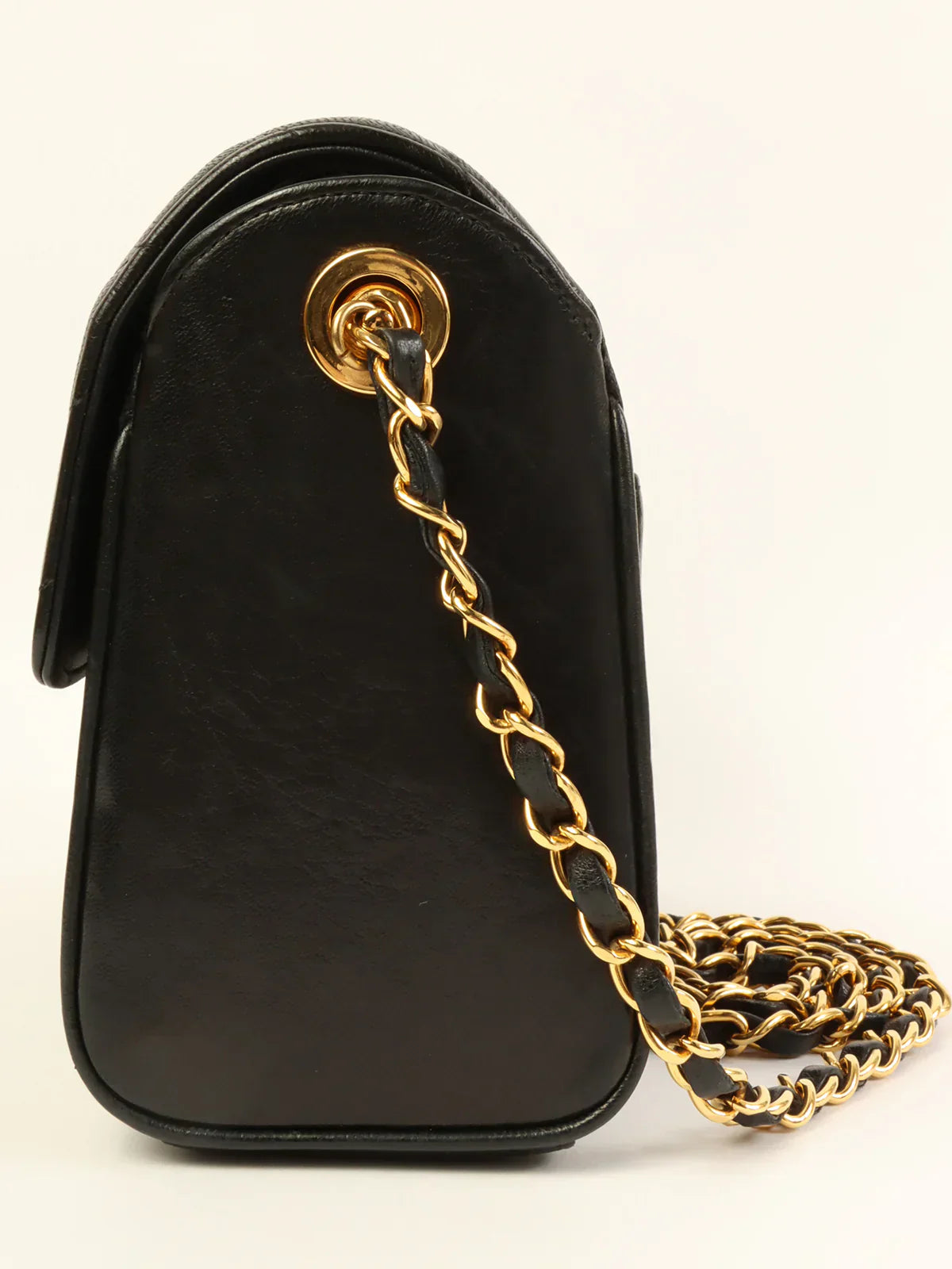 CHANEL Around 1992 Made Chevron Turn-Lock Chain Bag Black