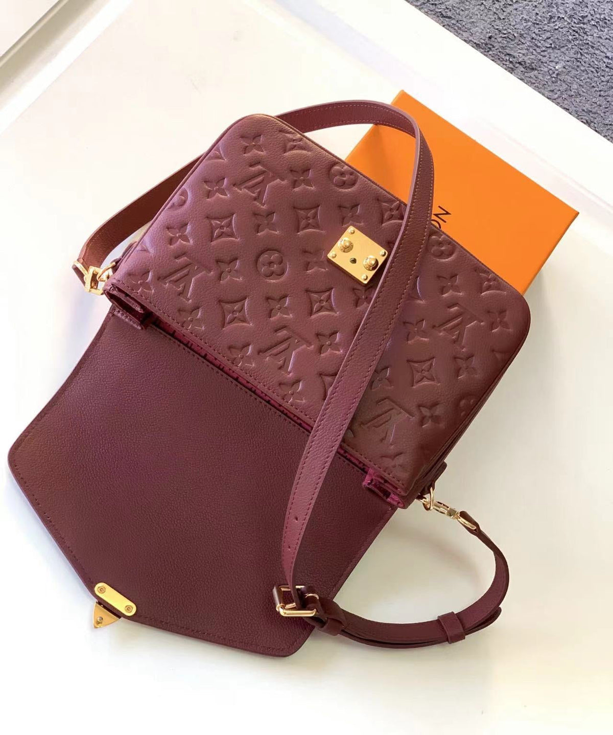 LB878 Pochette Métis / HIGHEST QUALITY VERSION / 9.8 x 7.5 x 2.8 inches