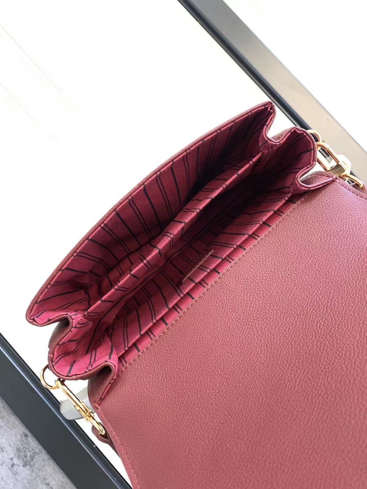 LB878 Pochette Métis / HIGHEST QUALITY VERSION / 9.8 x 7.5 x 2.8 inches