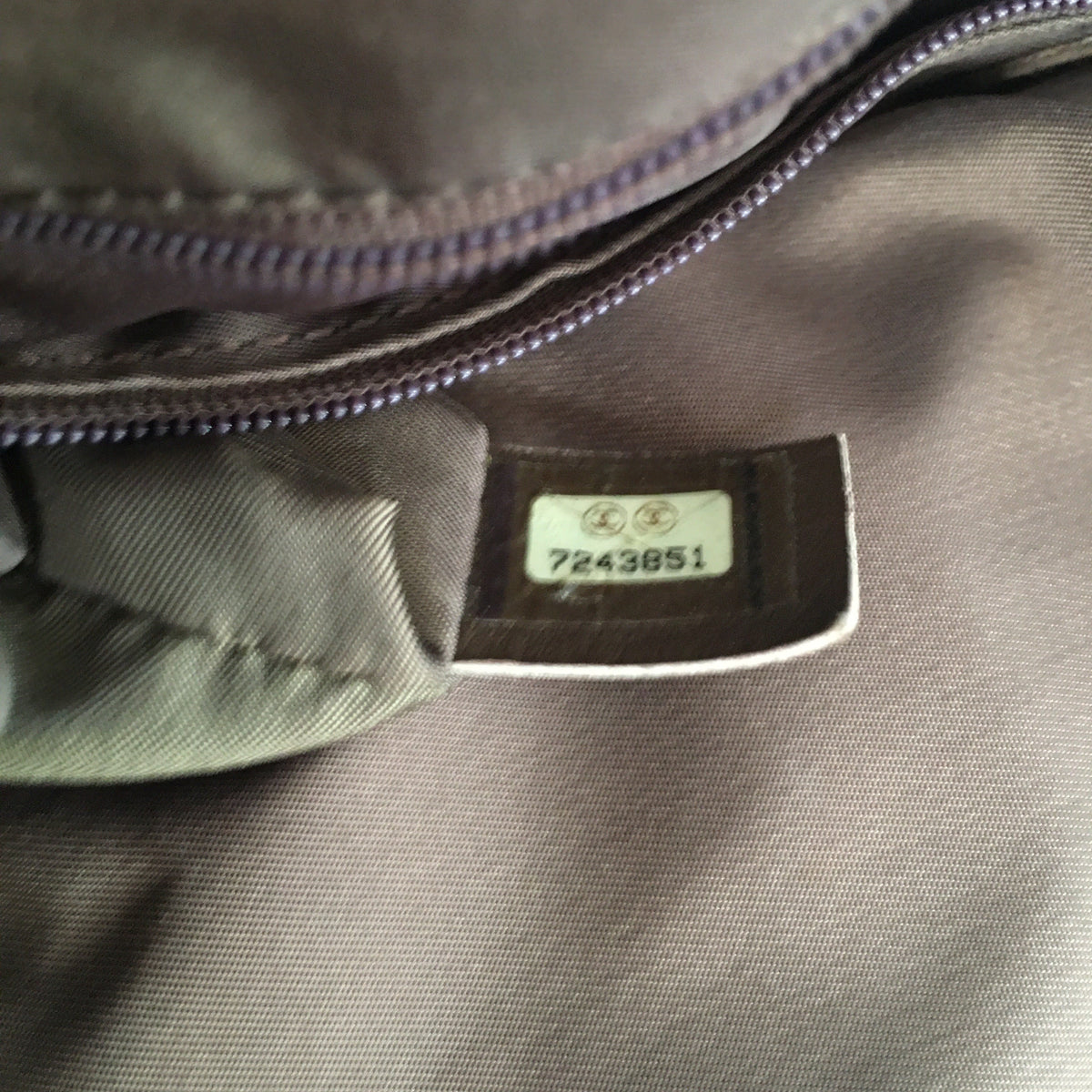 CHANEL Travel bag in Green Fabric