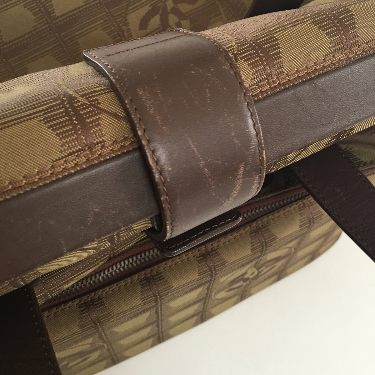 CHANEL Travel bag in Green Fabric
