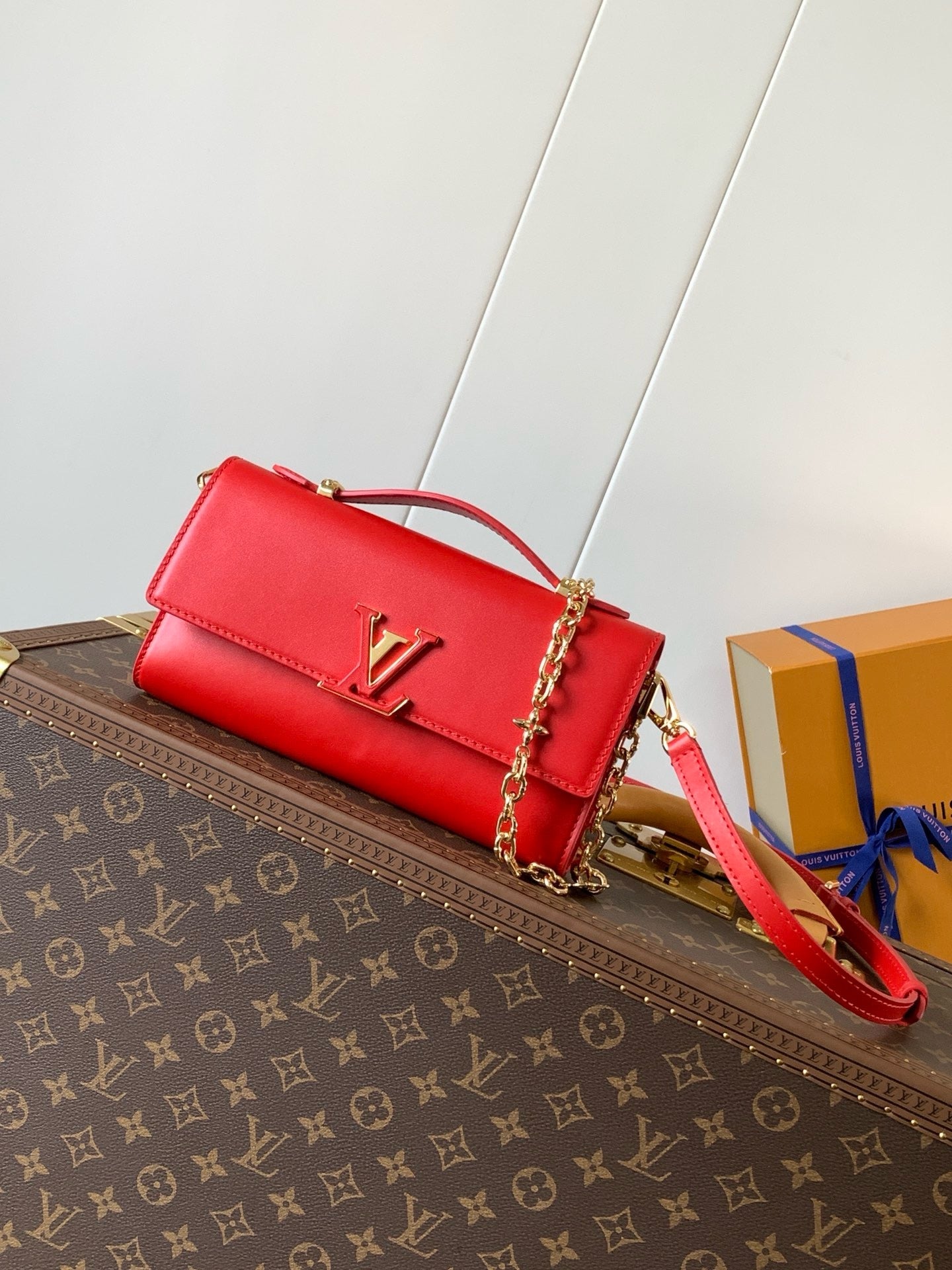 LB1155 Wallet On Chain Capucines / HIGHEST QUALITY VERSION / 9.1 x 4.7 x 1.6 inches