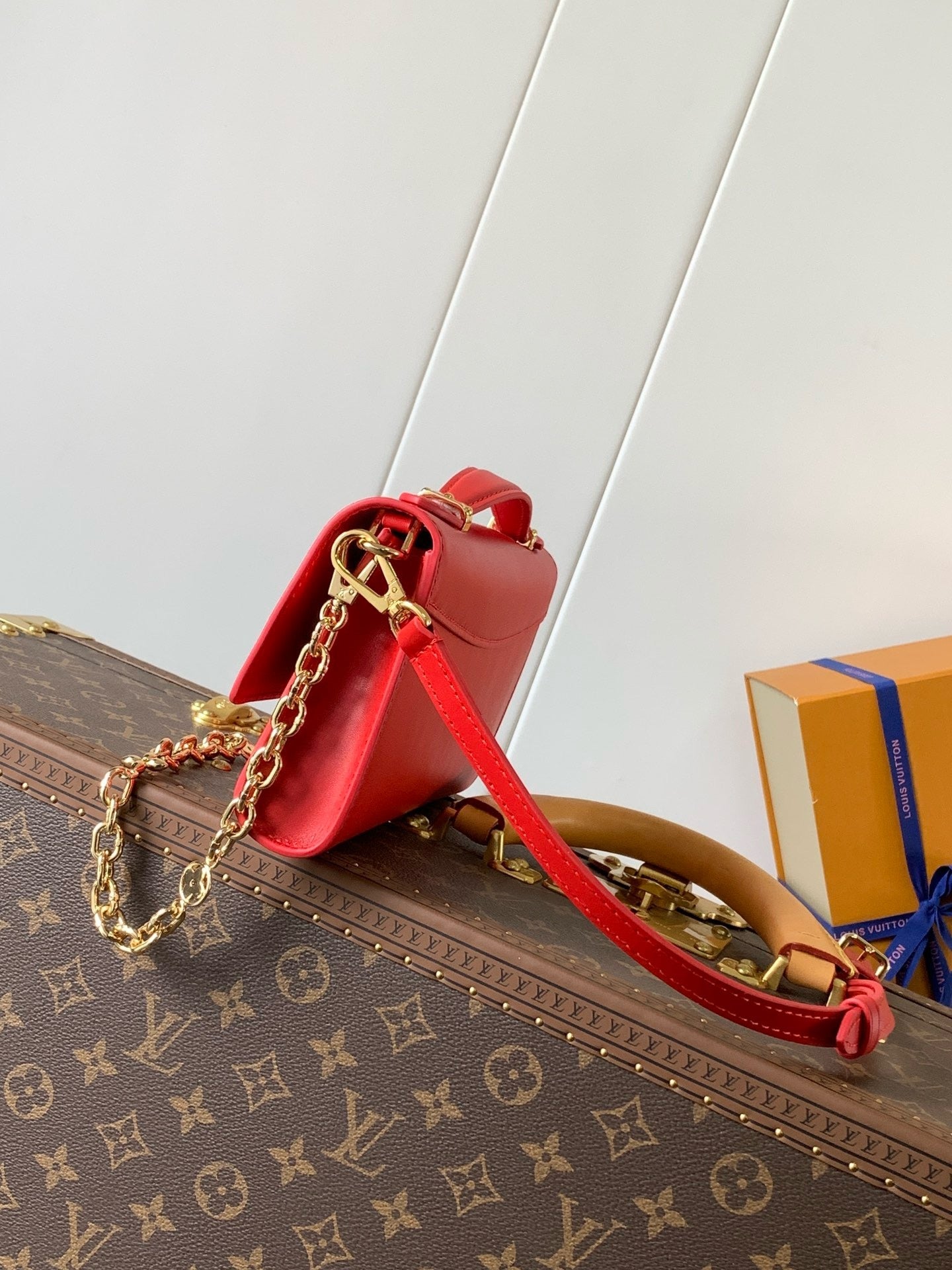 LB1155 Wallet On Chain Capucines / HIGHEST QUALITY VERSION / 9.1 x 4.7 x 1.6 inches