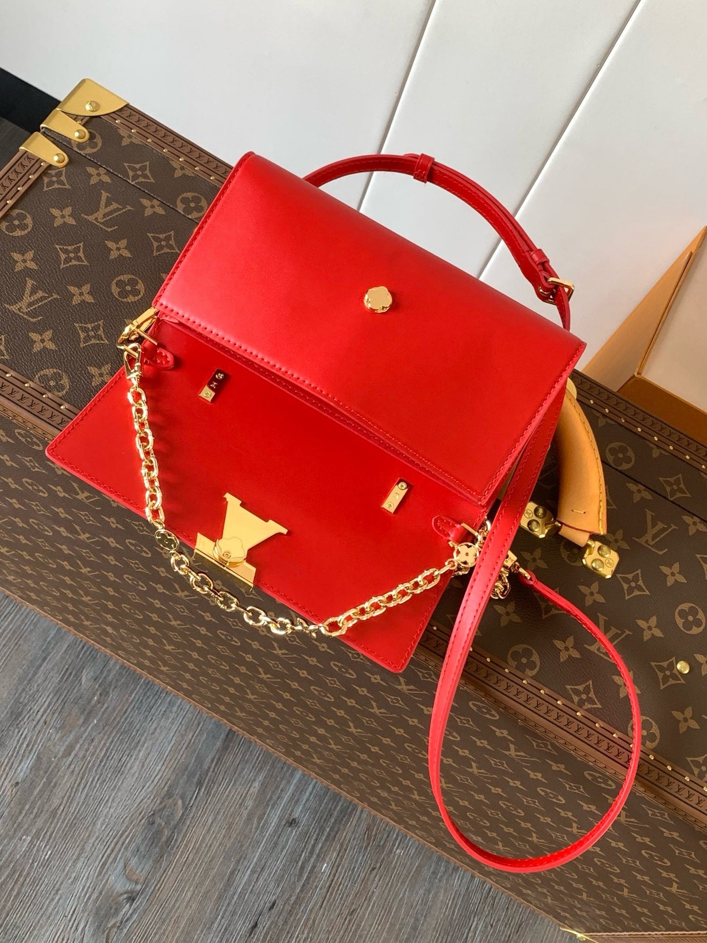 LB1155 Wallet On Chain Capucines / HIGHEST QUALITY VERSION / 9.1 x 4.7 x 1.6 inches