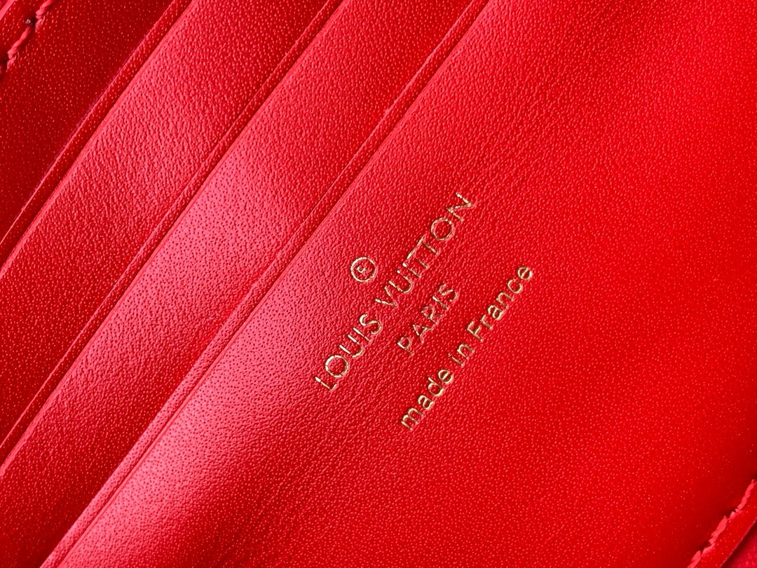 LB1155 Wallet On Chain Capucines / HIGHEST QUALITY VERSION / 9.1 x 4.7 x 1.6 inches