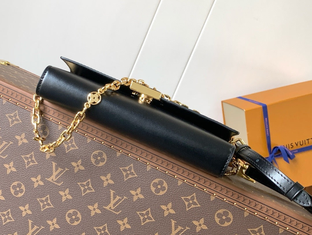 LB1156 Wallet On Chain Capucines / HIGHEST QUALITY VERSION / 9.1 x 4.7 x 1.6 inches