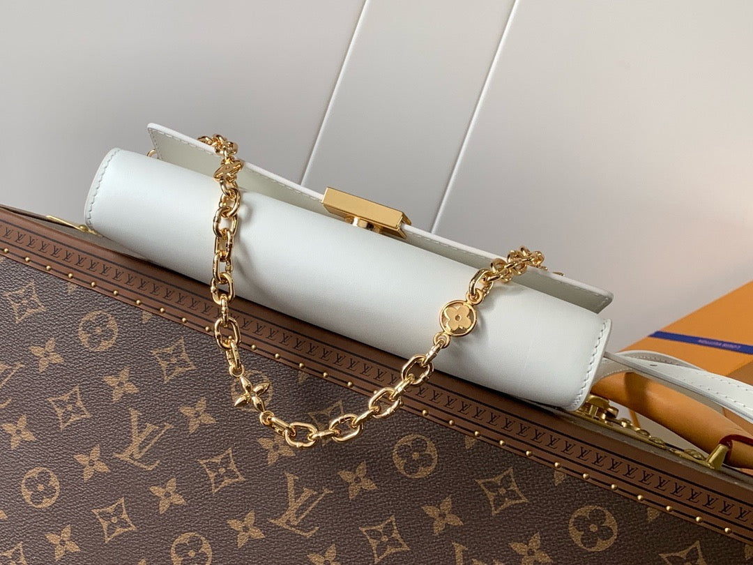 LB1157 Wallet On Chain Capucines / HIGHEST QUALITY VERSION / 9.1 x 4.7 x 1.6 inches